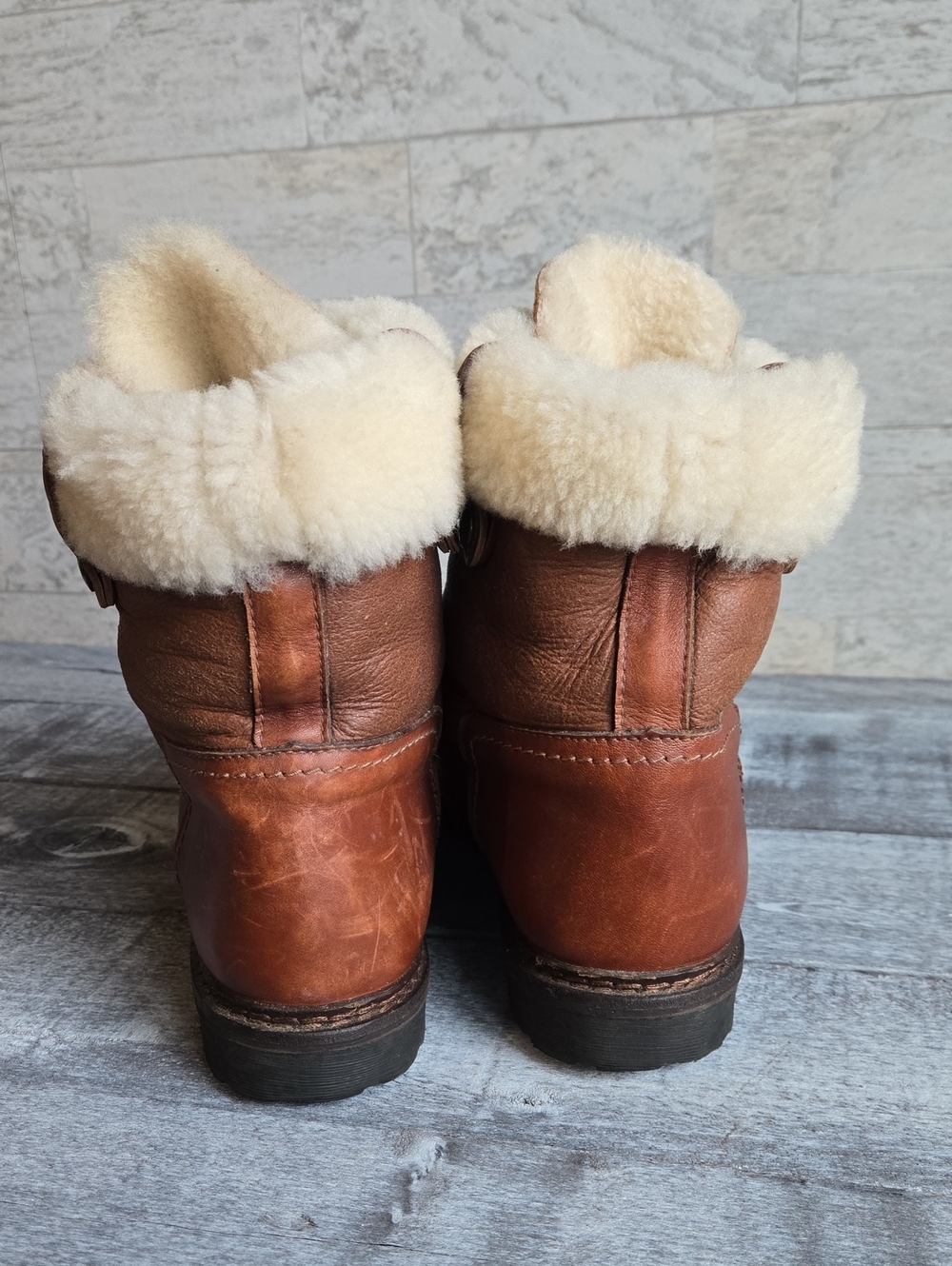 L.L. Bean Vintage Canada North Shearling Lined Oiled Leather Boots -Style 5034 - Picture 5 of 12